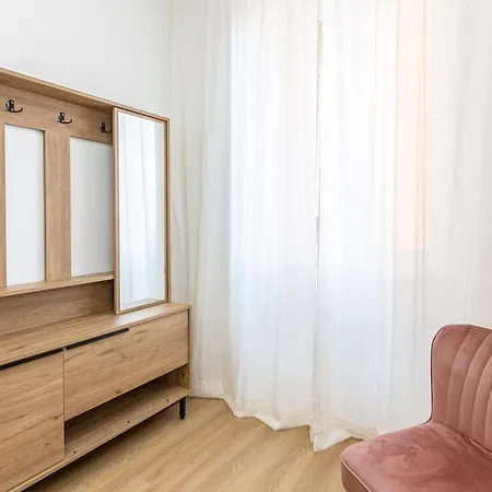 Constance By In * Roma