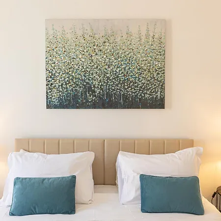 Constance By In Apartment Rome
