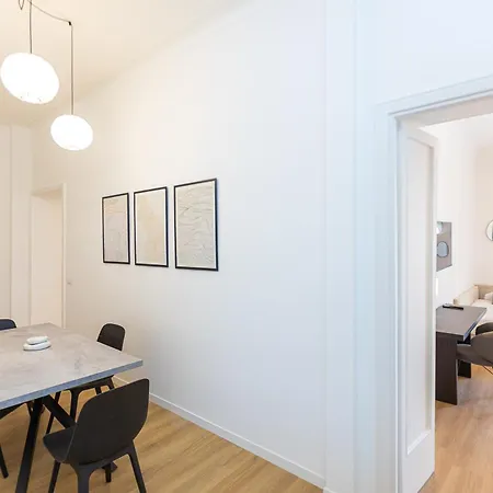 Constance By In Apartment *