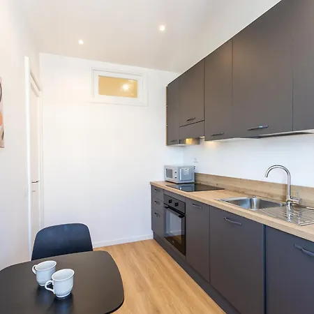 Constance By In Apartment Rome